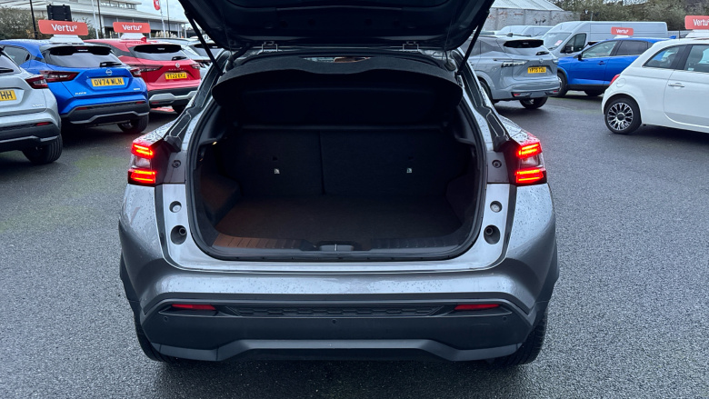 Nissan Juke 1.0 DiG-T 114 N-Connecta 5dr Petrol Hatchback